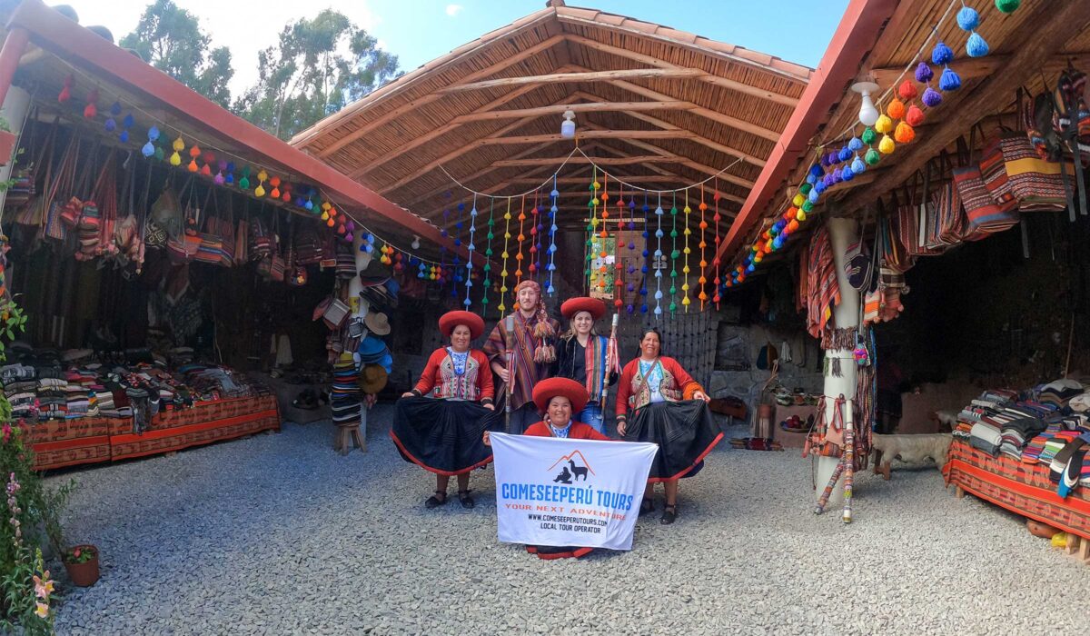 textile-demonstration-in-chinchero