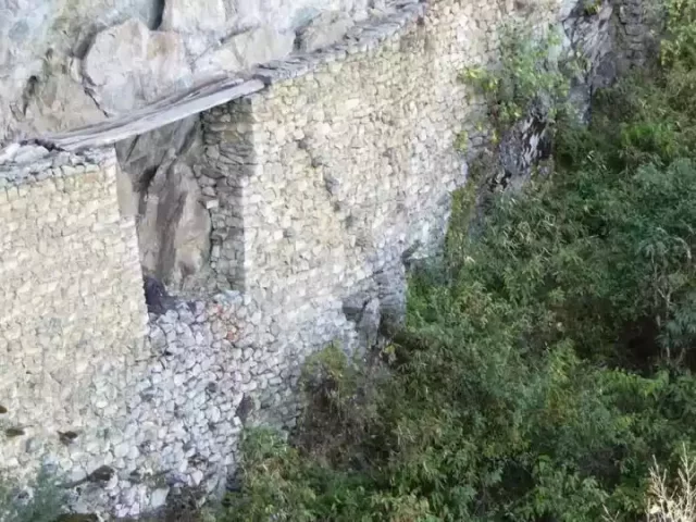 Hiking Guide to Inca Bridge At Machu Picchu