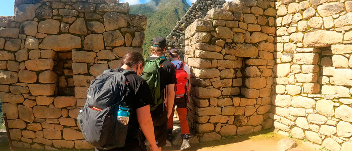 Machu Picchu tour guide