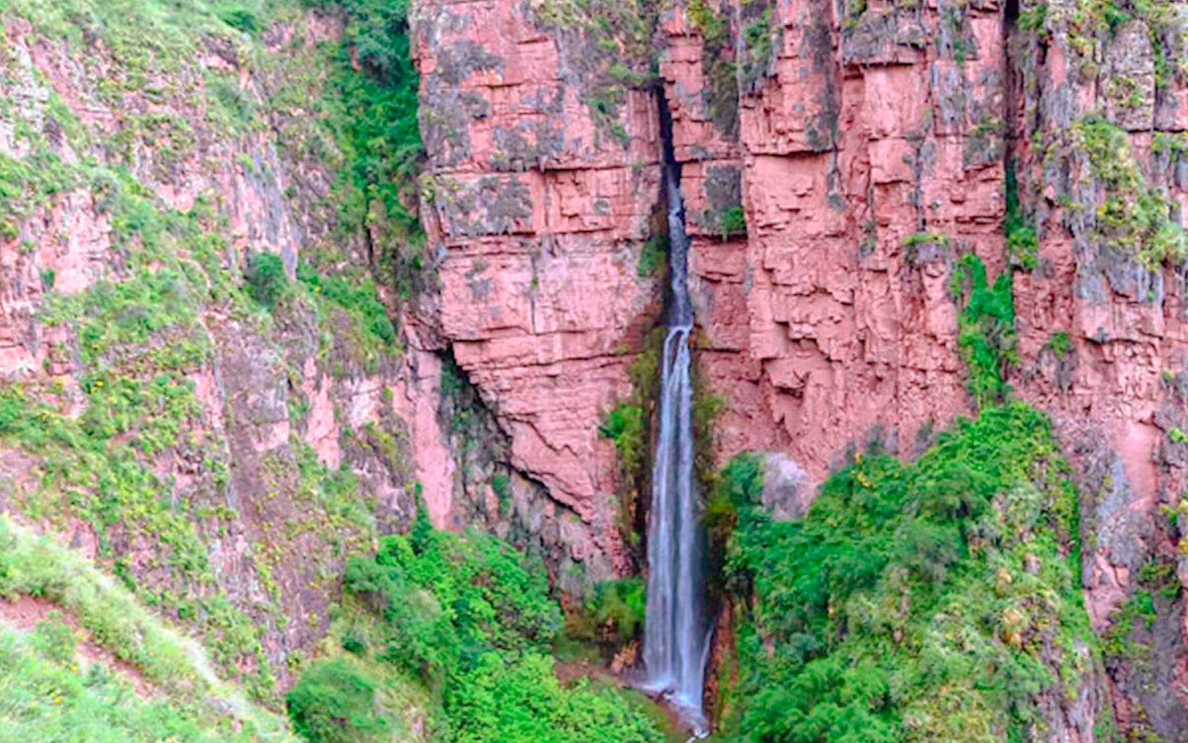 perolniyox waterfall