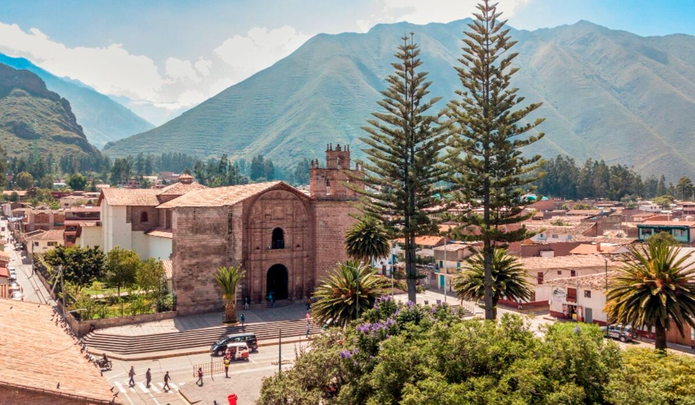 Urubamba's main square