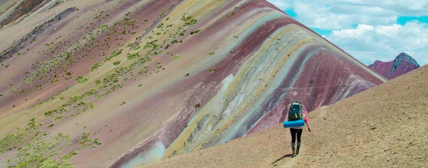 How far is Machu Picchu from Rainbow Mountain