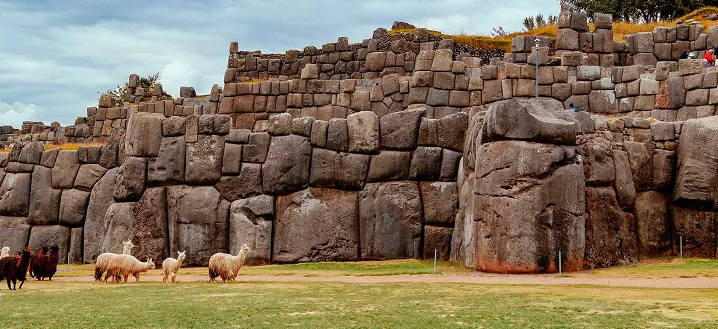 Sacsayhuaman Ruins - Cusco