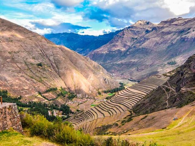 Where is Sacred Valley in Peru? Location, Map & Travel Tips